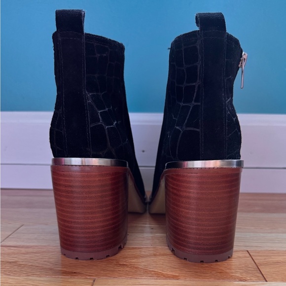 VINCE CAMUTO Black Suede Booties - Picture 2 of 6